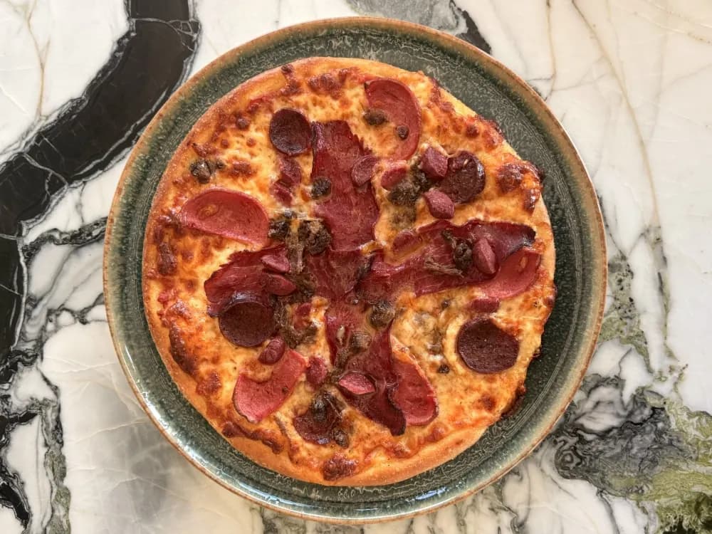 Şarküteri pizza