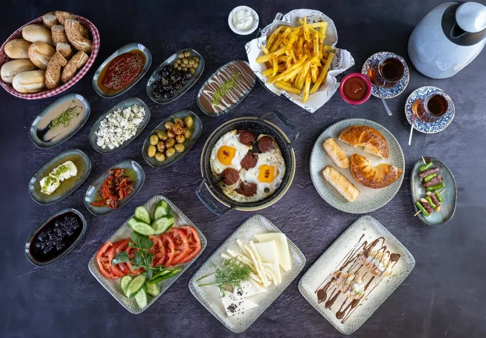 Serpme kahvaltı